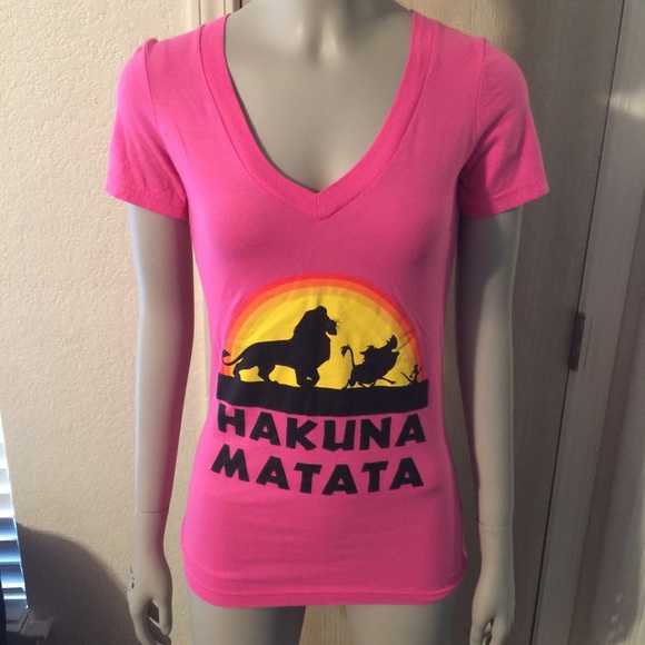 Disney Tops - 🌸Disney Hakuna Matata Shirt🌸